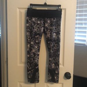 Lululemon Floral Crops